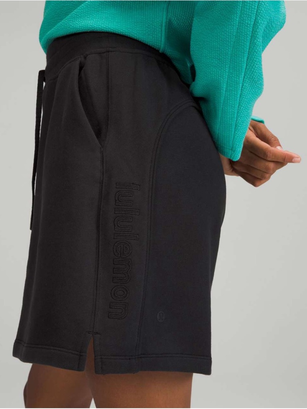 Lululemon All Yours High-Rise Short 7"
Black Size 8 - Picture 2 of 8